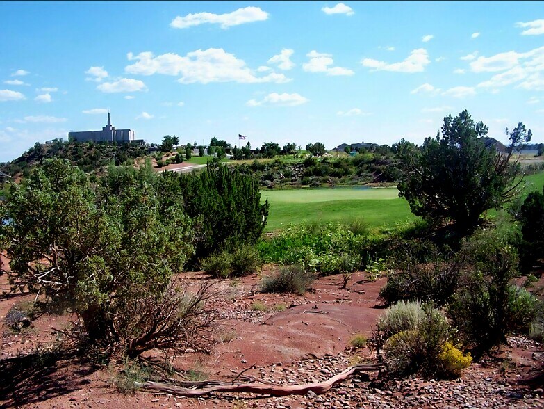 Close to Temple and Golf Course - 57 S Hillcrest Dr