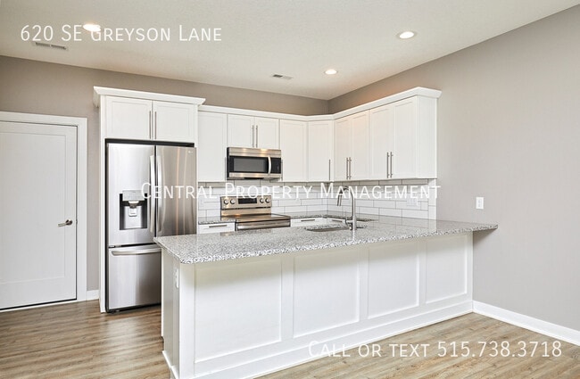 Building Photo - 620 SE Greyson Ln