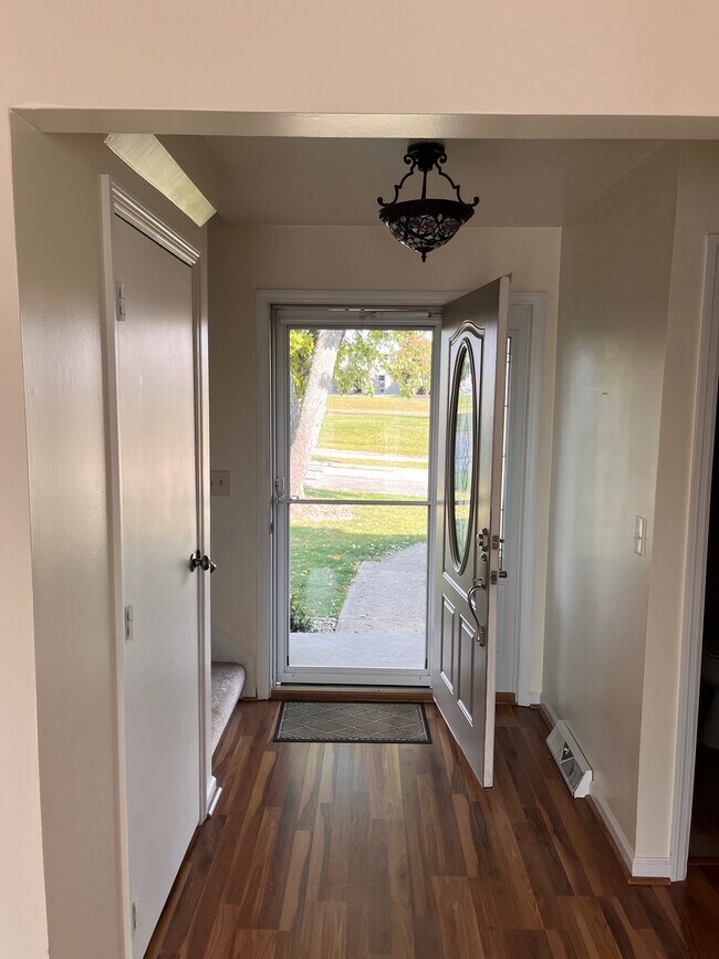 Building Photo - 1071 University Blvd