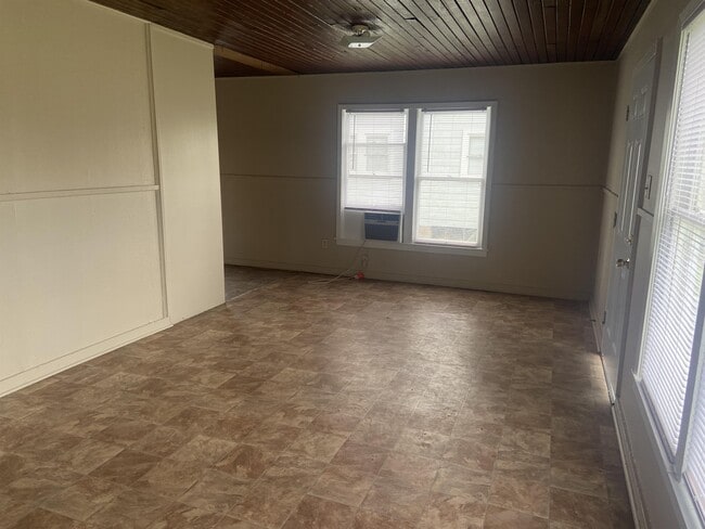 Building Photo - 2707 Cline St