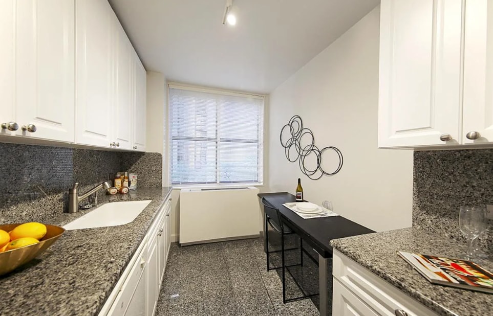 Building Photo - 235 W 72nd St