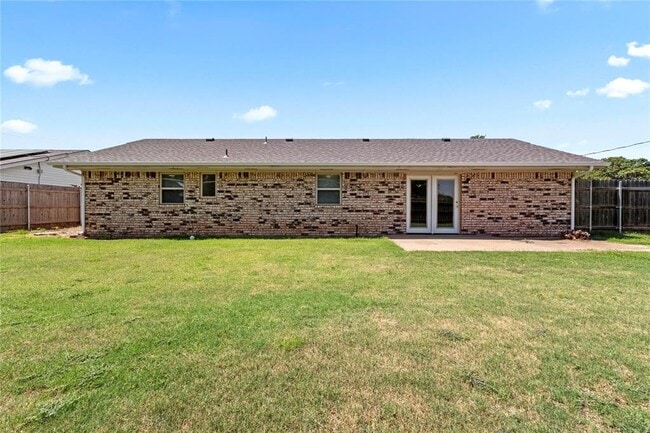 Building Photo - 1308 Lee St