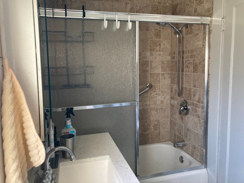 Building Photo - 3421 Belmont Ave