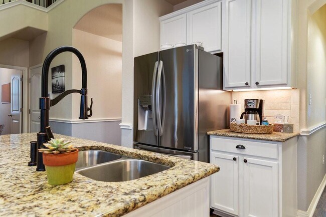 Building Photo - 2915 Bluffstone Dr