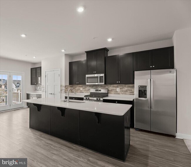 Building Photo - 6072 Fallfish Ct