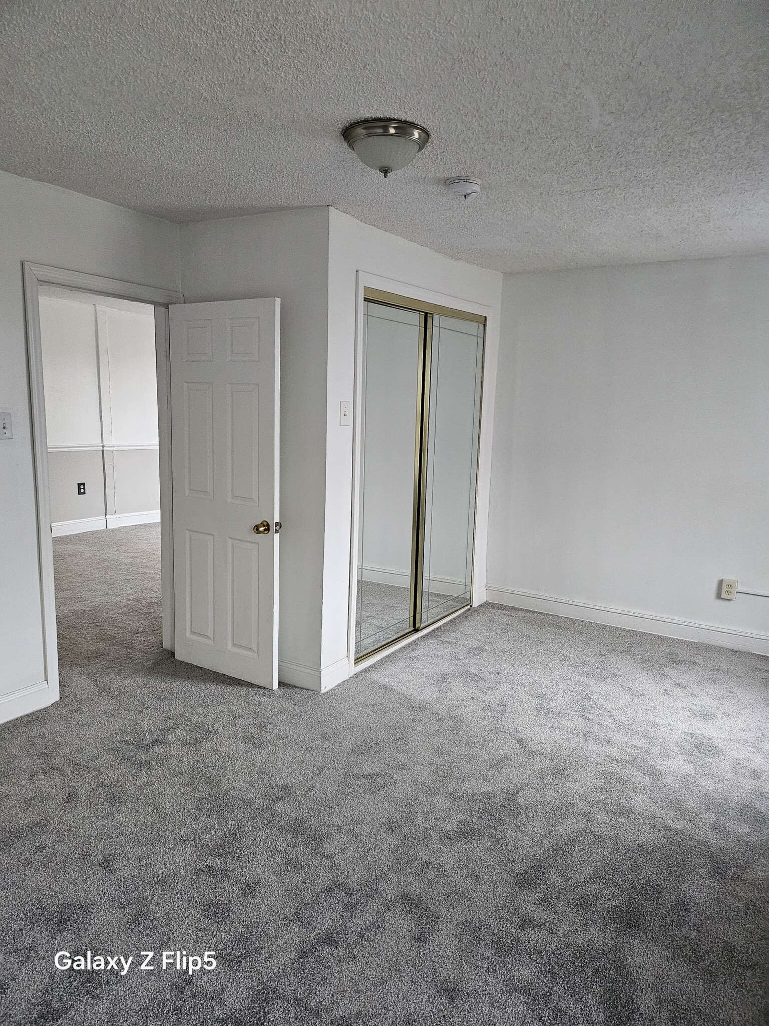 Building Photo - 407 W Broad St