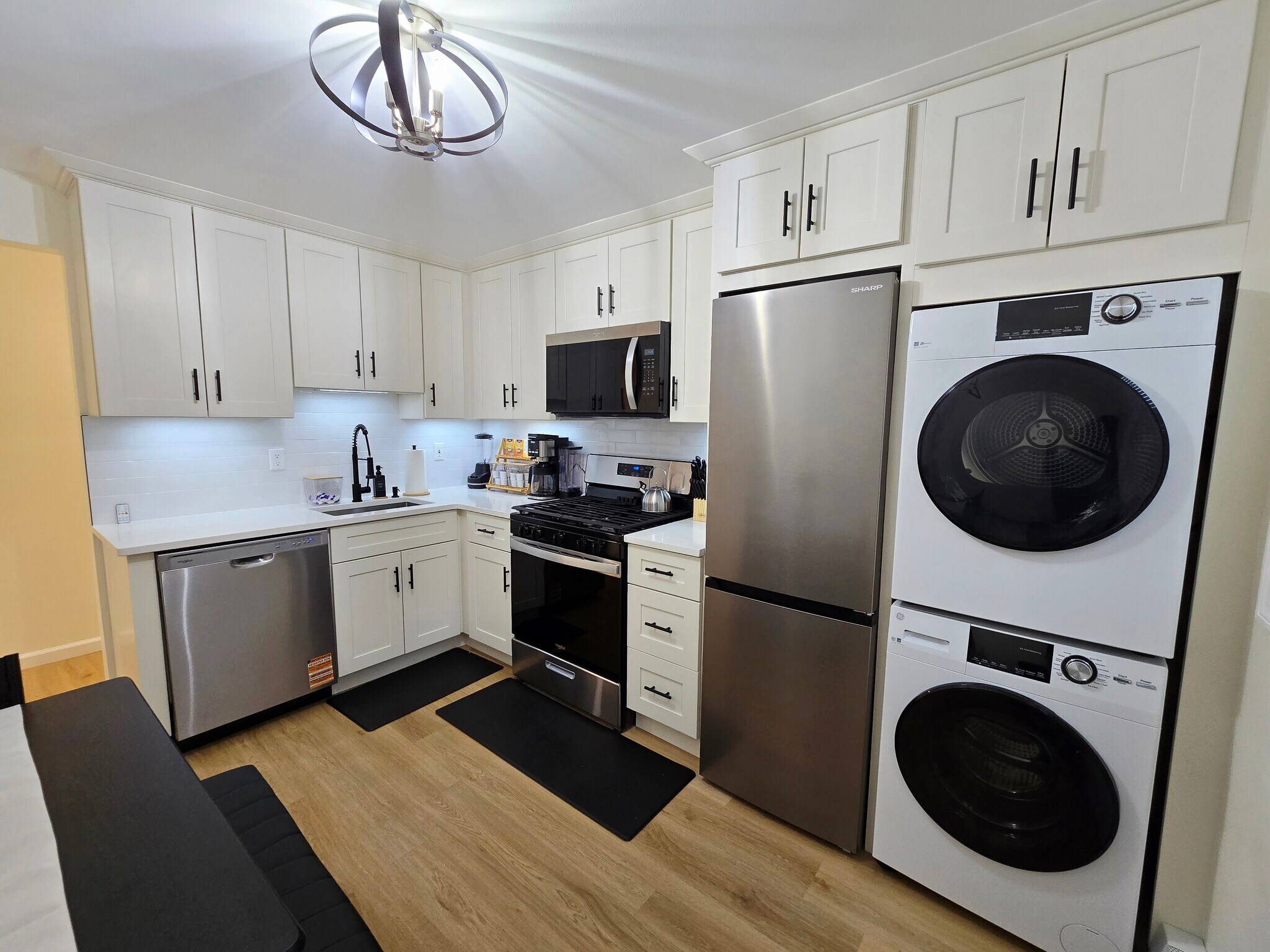 Building Photo - 396 Kaplan Ave