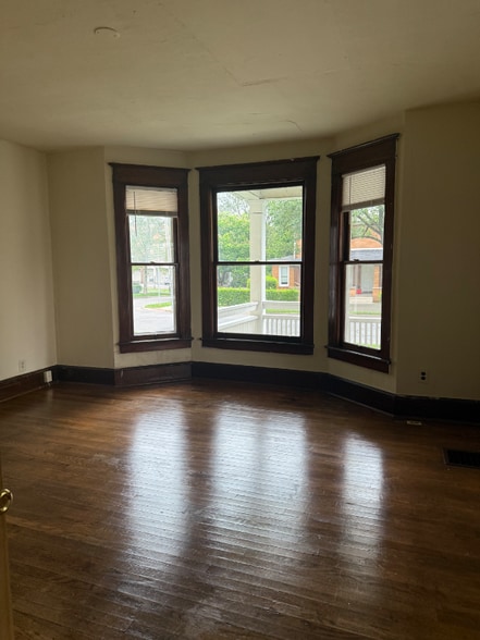 Building Photo - 502 S Pugh St