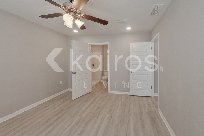 Building Photo - 131 Swallowtail Ln