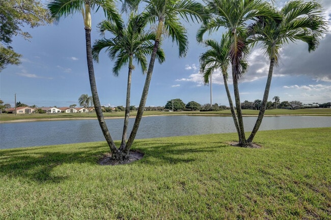 Building Photo - 6014 Golf Villas Dr