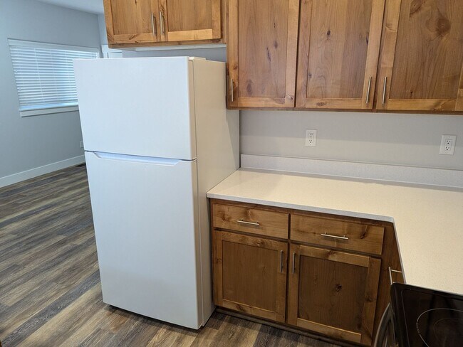 Building Photo - BIGFIR1069-1071