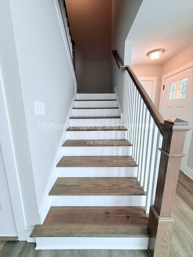 Building Photo - 6710 Sawnee Terrace