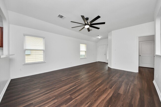 Building Photo - 10306 White Fir Villa Ave