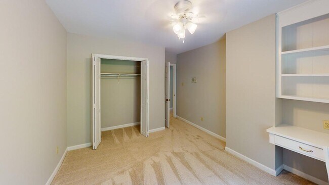 Building Photo - 6619 Bunker Hill Cir