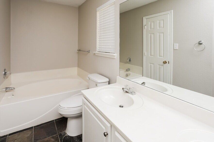 Building Photo - 7112 Woodhinge Dr