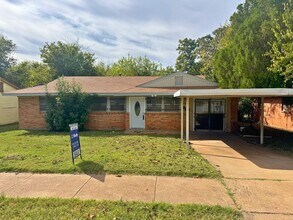 Building Photo - 3 Bed 1 Bath In Lynwood