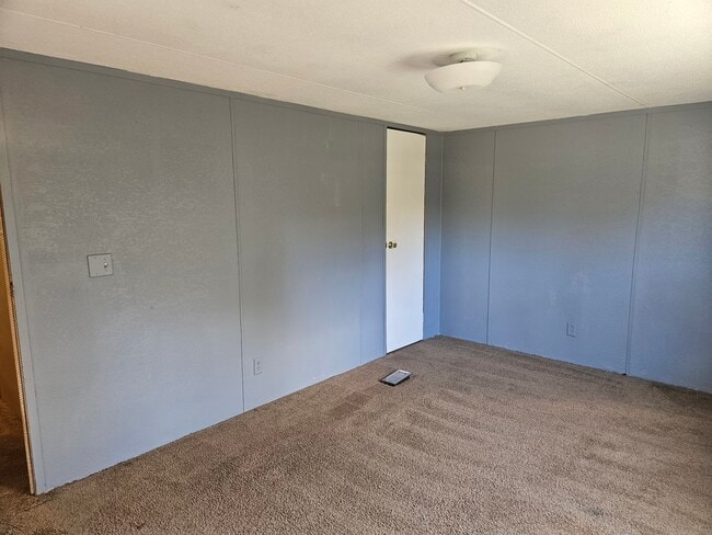 Building Photo - 118 Yankee Ln