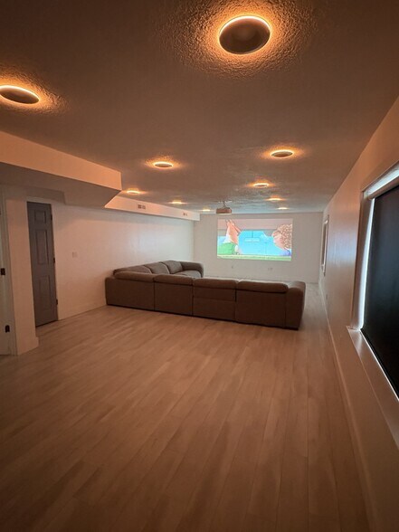 Building Photo - 3871 E Hopi Rd