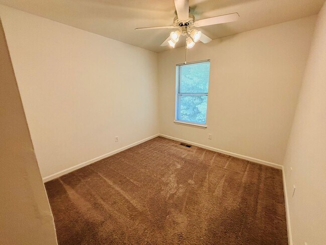 Building Photo - 317 Pheasant Run Ct