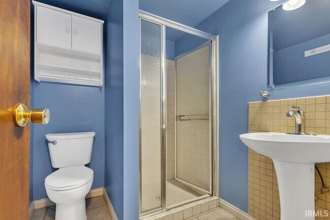 Building Photo - 4425 E Cambridge Ct