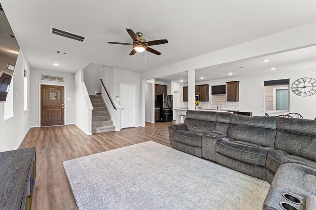Building Photo - 5343 Marisol Cv Dr
