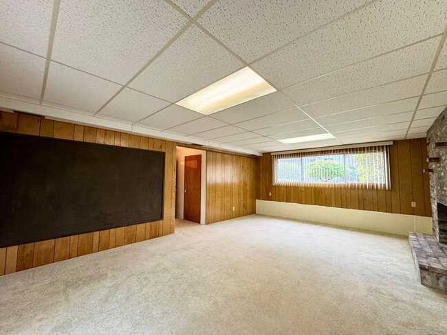 Building Photo - Bellevue Home