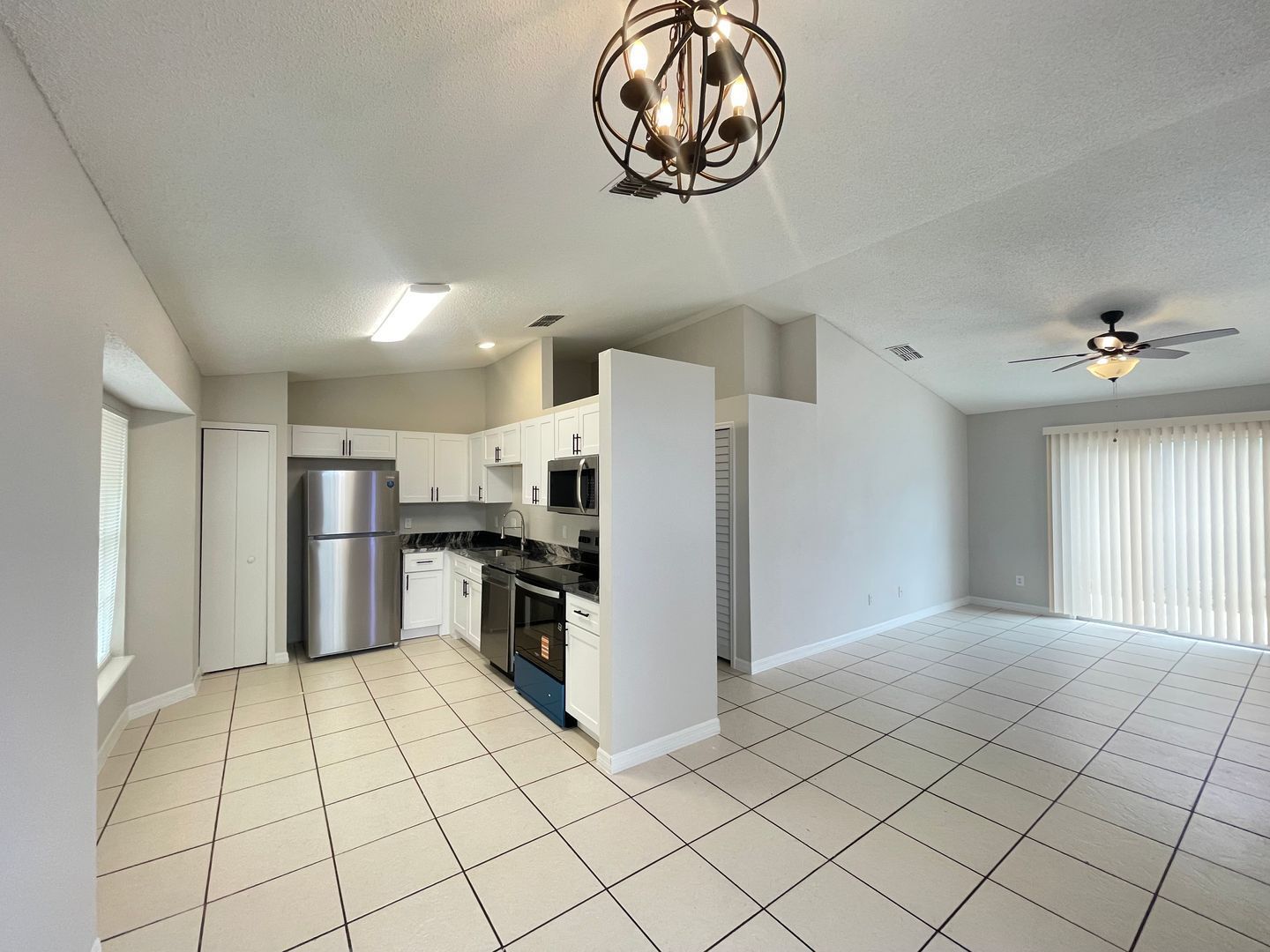 Building Photo - 312 San Gabriel St