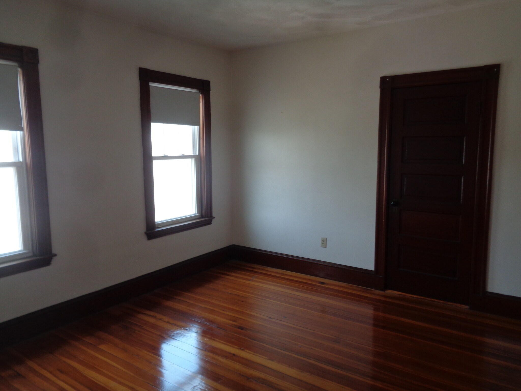 Building Photo - 73 Grove St