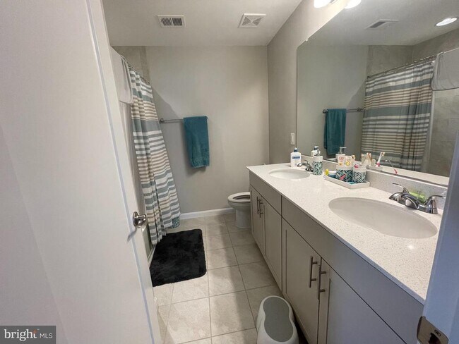 Building Photo - 137 Brandenbury Ct