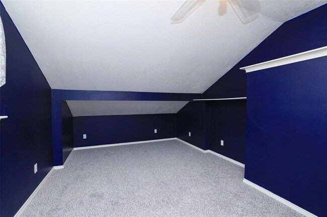 Building Photo - 9130 Kirkleigh Ln