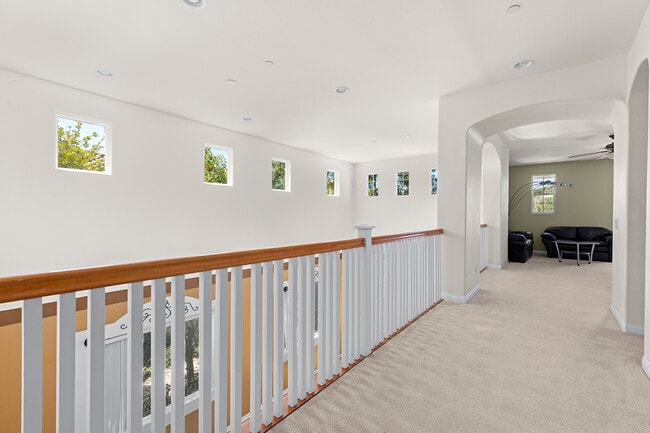 Building Photo - 16263 Lone Bluff Ct