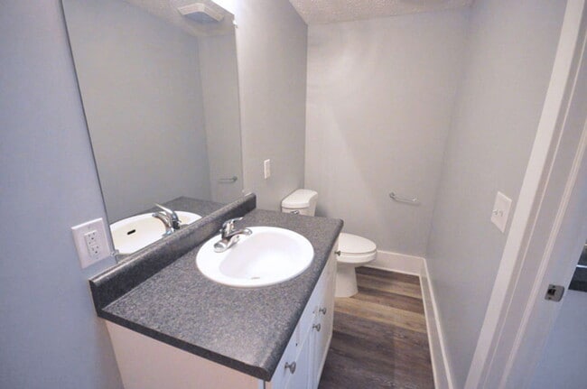 Building Photo - 51 McMillen Ave