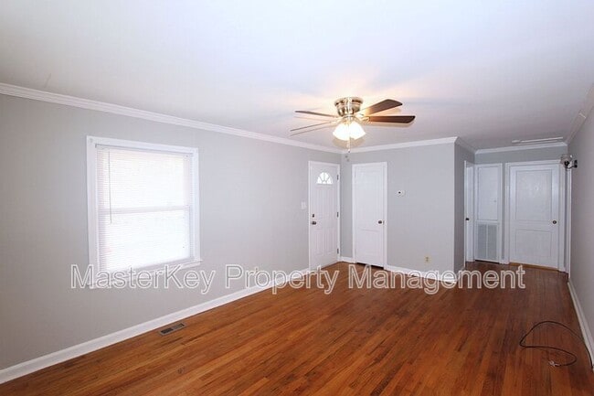 Building Photo - 2413 Derby Dr