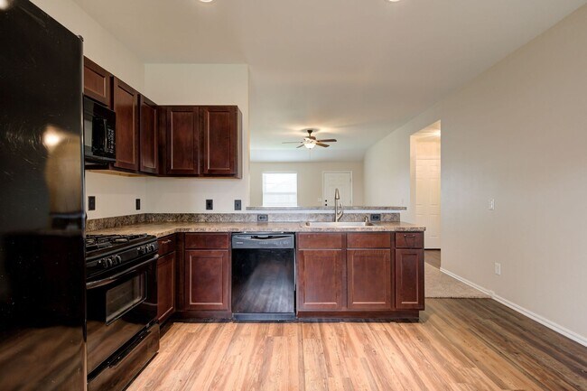 Building Photo - Stunning 3-Bedroom Home in Beautiful Piedmont Community!