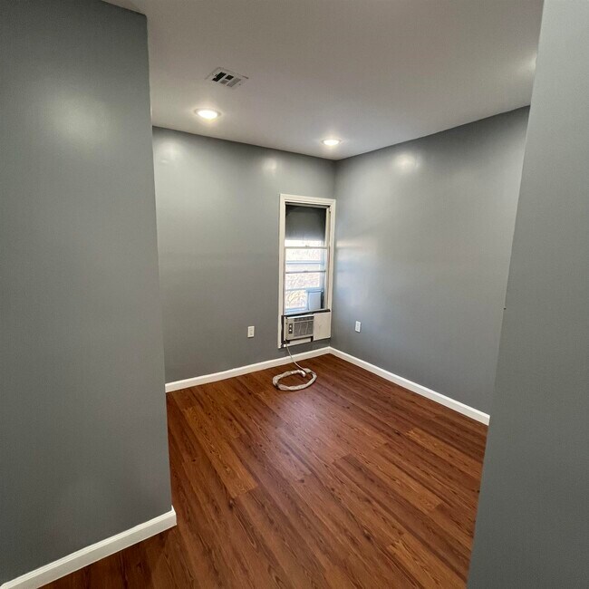 Building Photo - 115 Belmont Ave