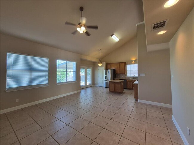 Building Photo - 8800 Hazelhurst Dr