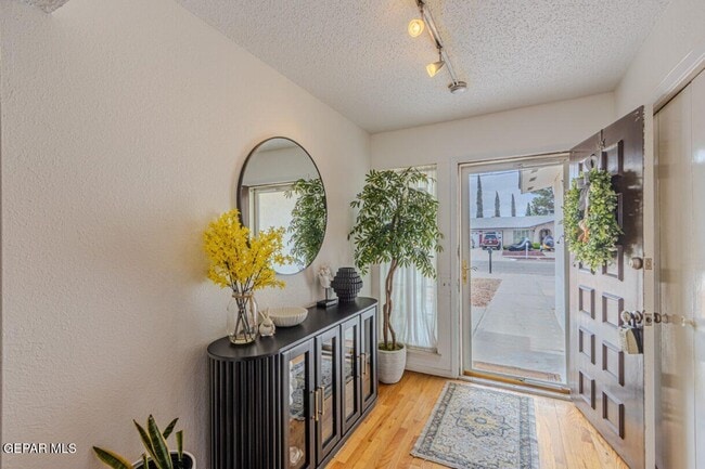 Building Photo - 2425 Anise Dr
