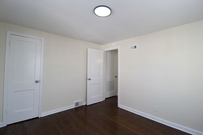 Building Photo - 508 E 27th Ave