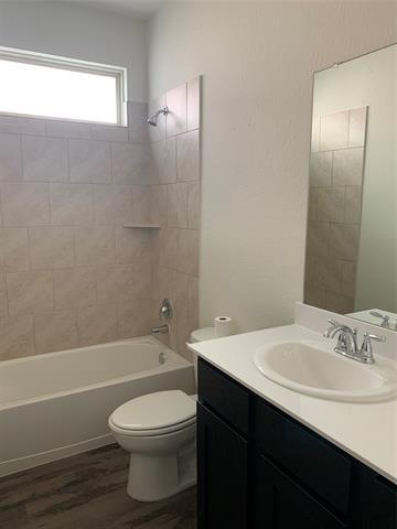 Building Photo - 2209 Miramar Dr