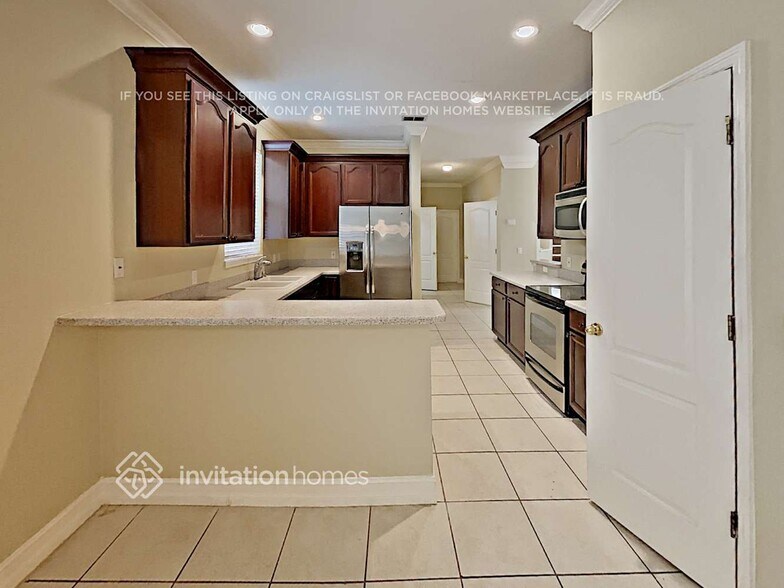 Building Photo - 7015 Buttonbush Loop