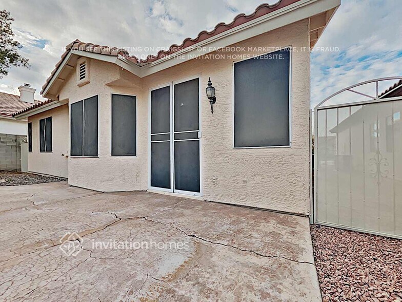 Building Photo - 1133 Coral Rainbow Ave