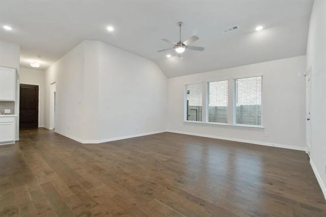 Building Photo - 925 Plaza Ln