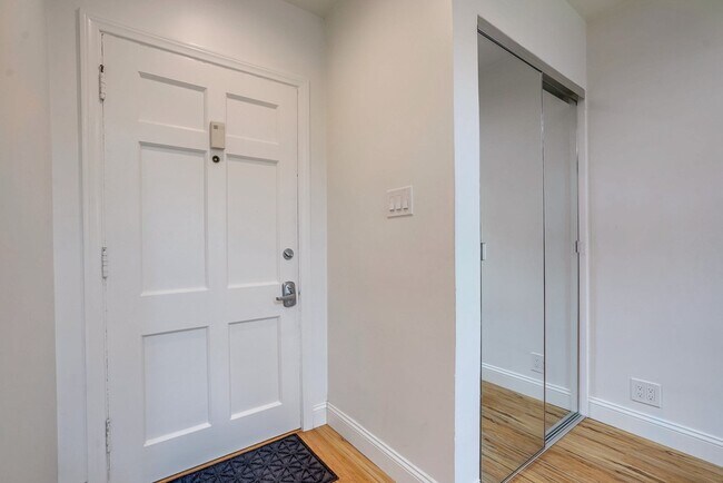 Building Photo - 12042 Sylvester St