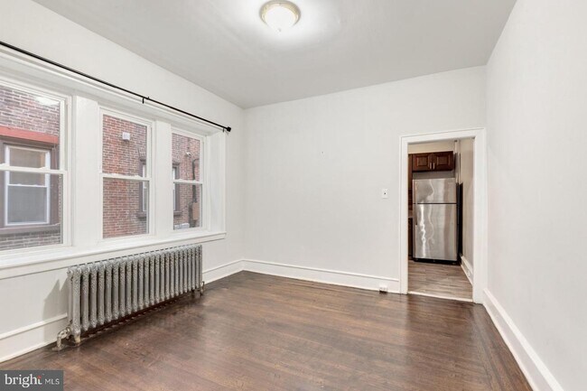 Building Photo - 4836 Walnut St