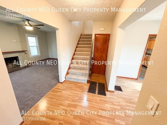 Building Photo - 22 E Siebenthaler Ave