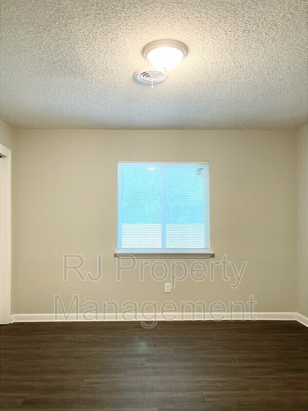 Building Photo - 1437 Castalia St