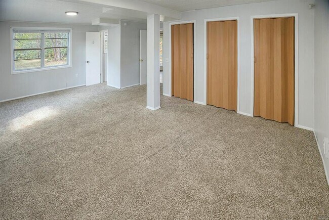 Building Photo - 1422 Flamingo Ln