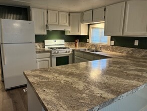 Building Photo - 511 S H St