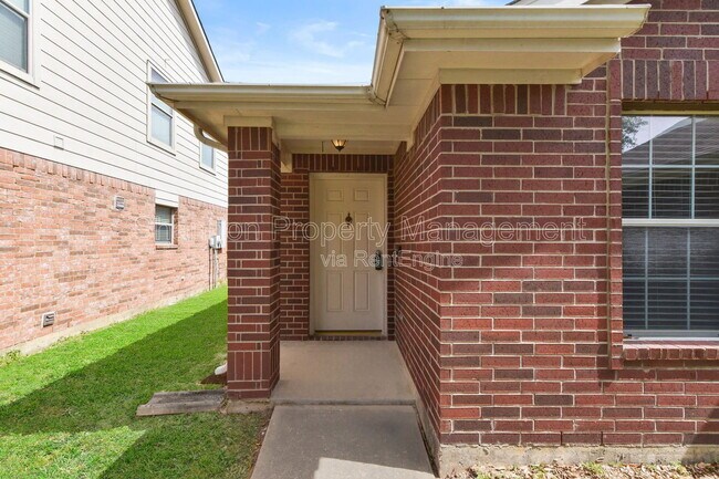 Building Photo - 21106 Blackbluff Ct