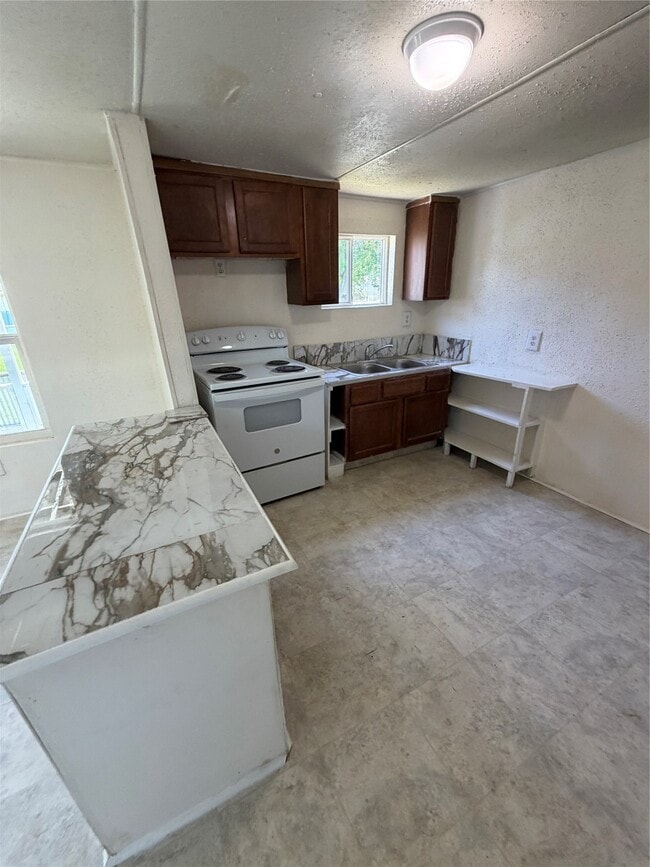 Building Photo - 8979 Gladewood